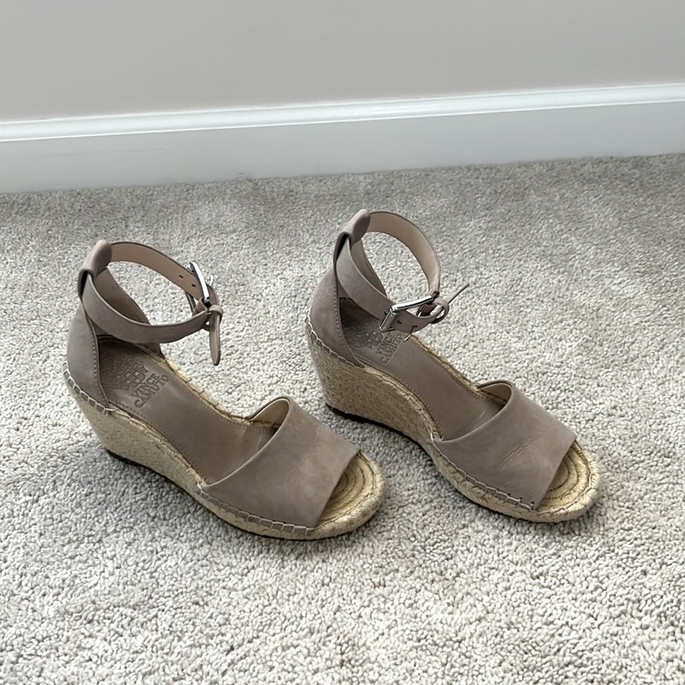 Vince Camuto Wedges! Size 6